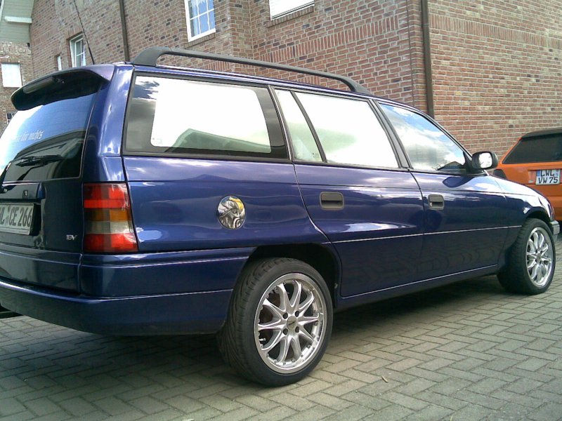 Opel Astra Caravan универсал 1997