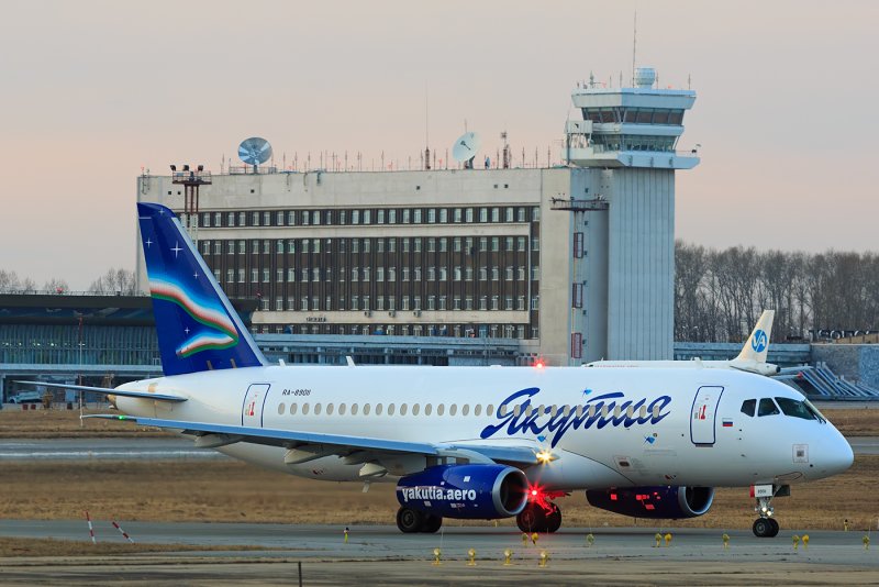 Боинг 737 пассажирский Якутия