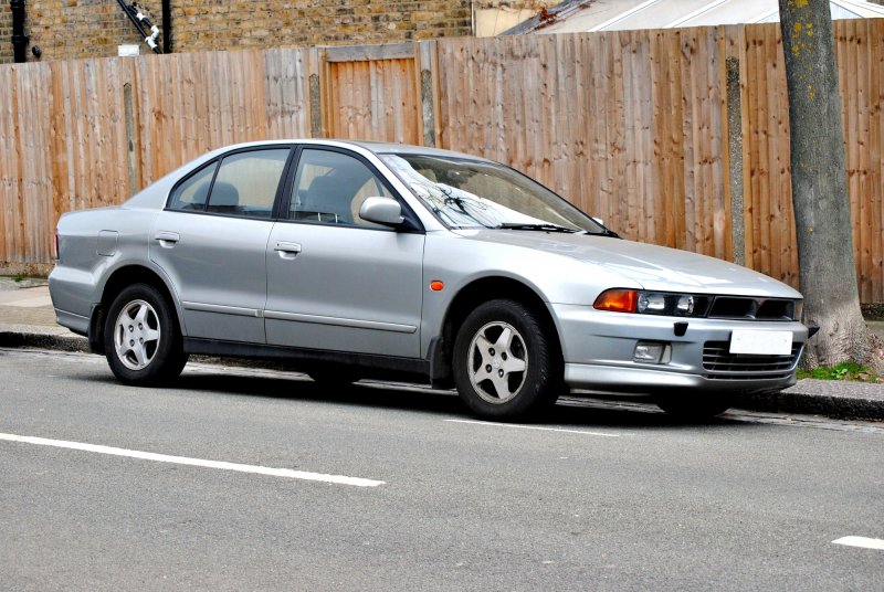 Mitsubishi Galant 8