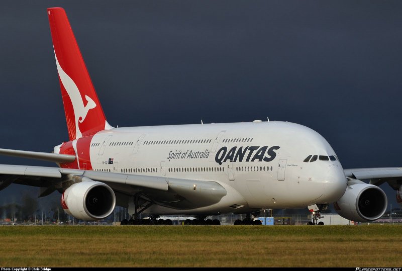 Самолёт Airbus a380 Qantas боковое