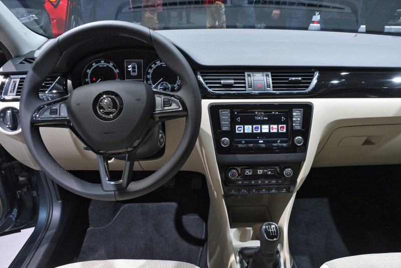 Skoda Rapid 2017 салон