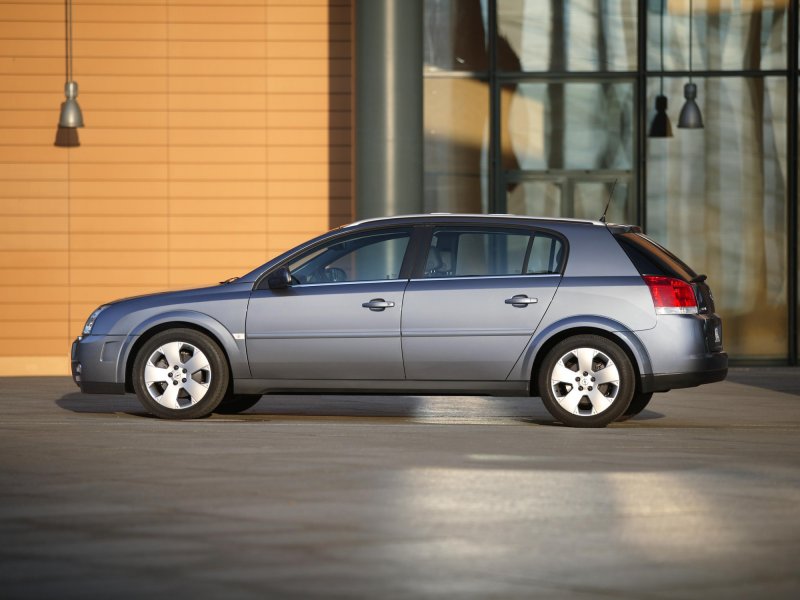 Opel Signum 2003 2.2