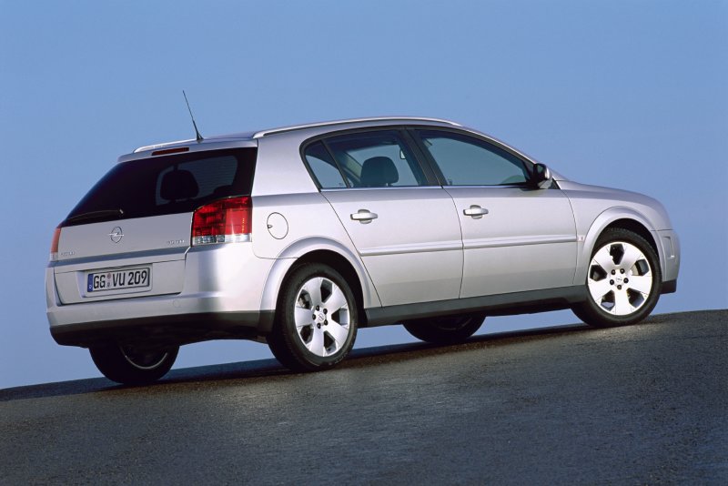 Opel Signum 2003