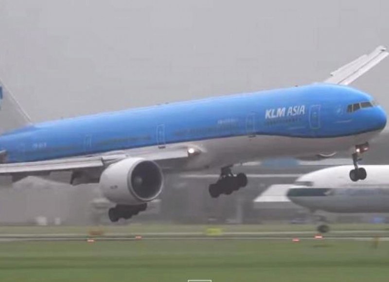 Боинг 777 командир Палецких