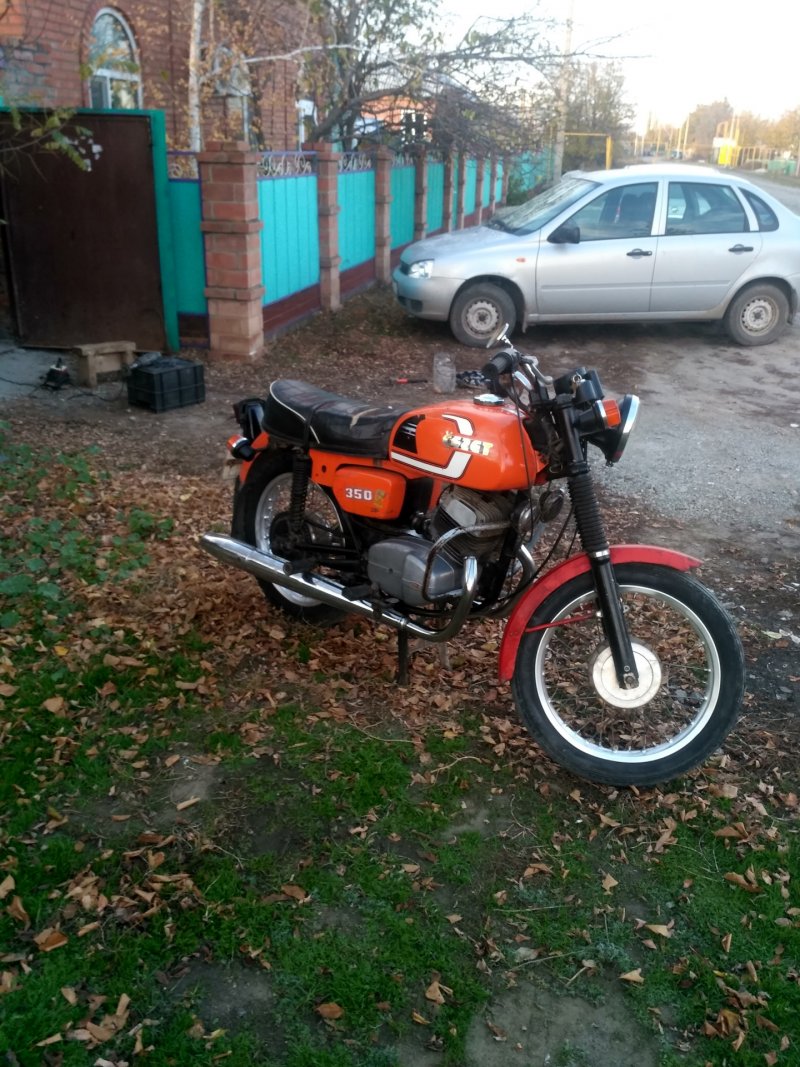 Cezet 472.6 красный