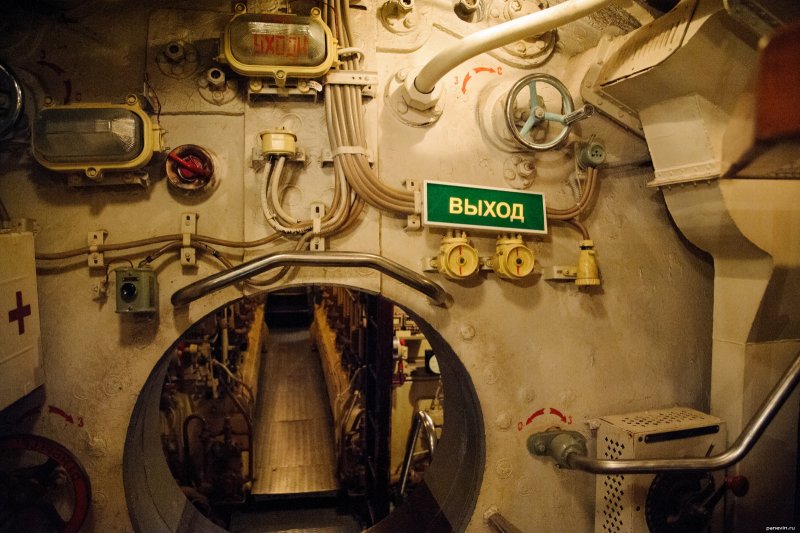 Внутри подводной лодки u-4712