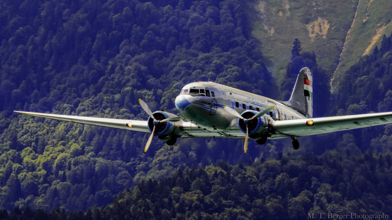 DC-3 самолет
