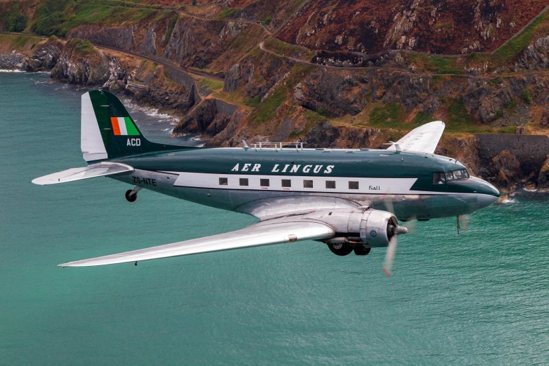 DC-3 самолет