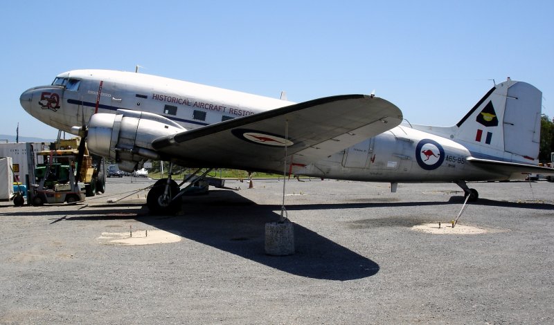Douglas DC-3 Dakota