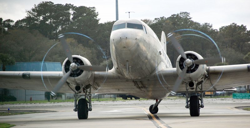 Дуглас DC-3 изготовитель двигателя