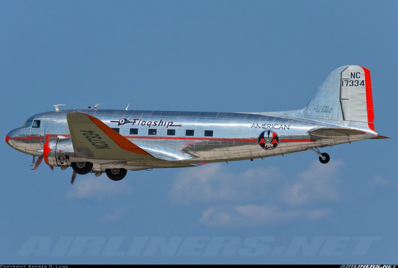 DC-3 самолет