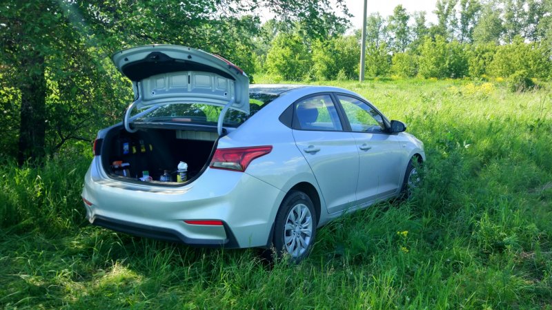 Hyundai Solaris на багажник 2018