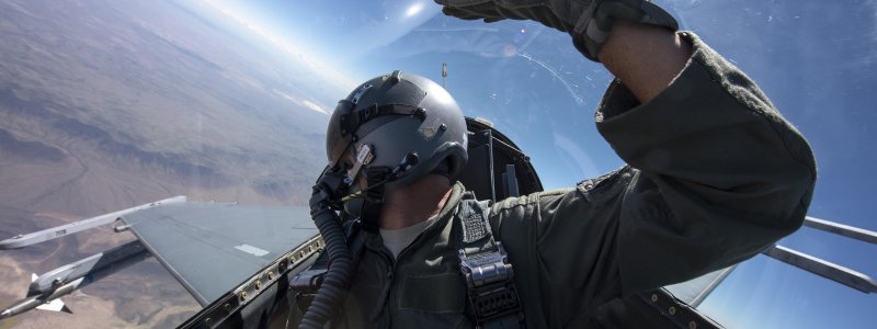 Истребитель f16 пилоты