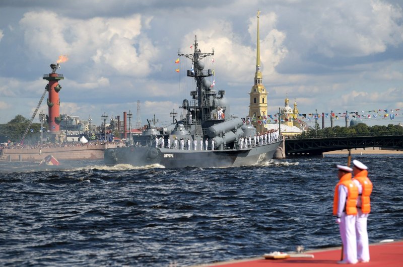День военно-морского флота парад кораблей в Санкт-Петербурге