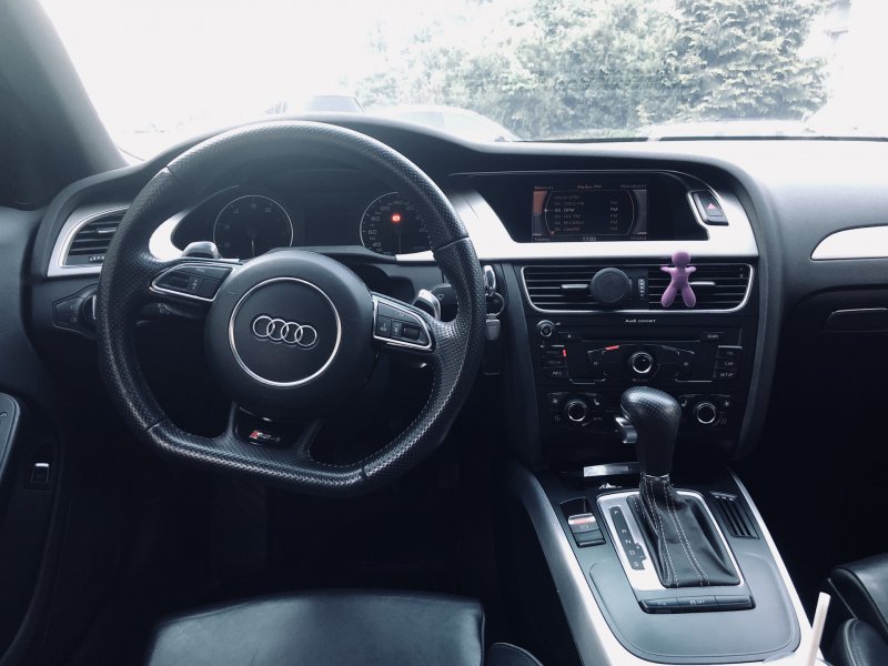 Audi rs4 2011