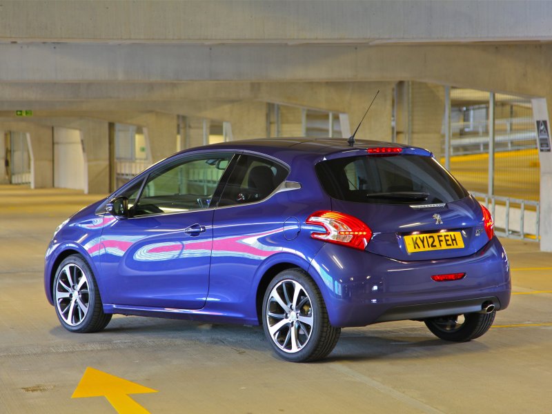 Peugeot 208 2012