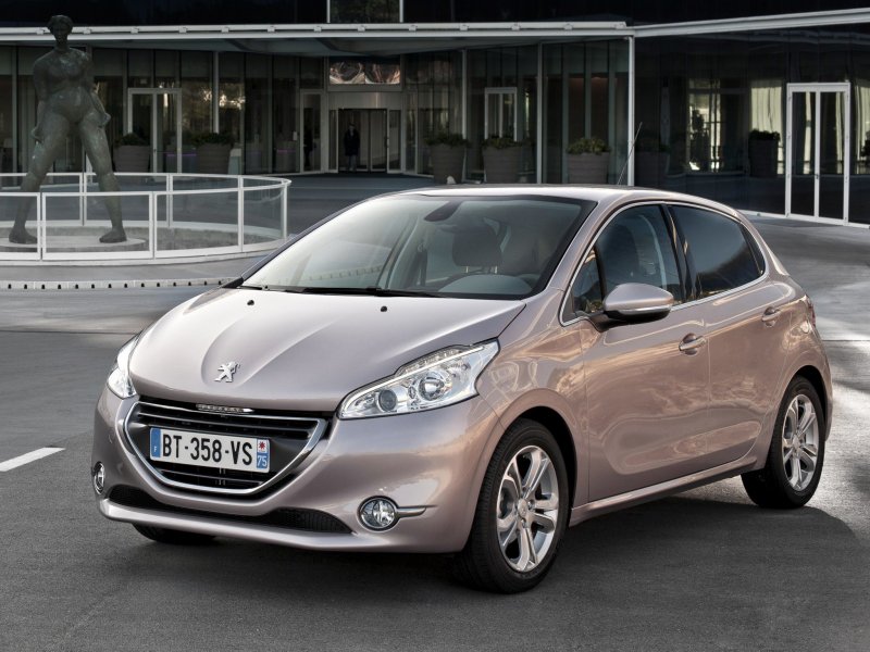 Peugeot 208 2012