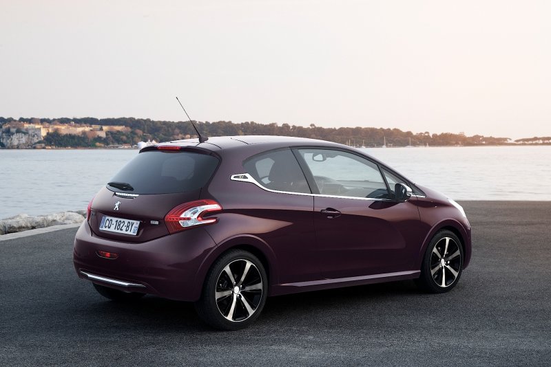 Peugeot 208 2014