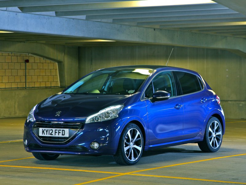 Хэтчбек Peugeot 208