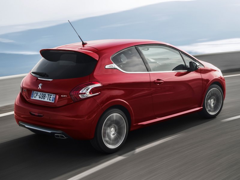 Peugeot 208 i