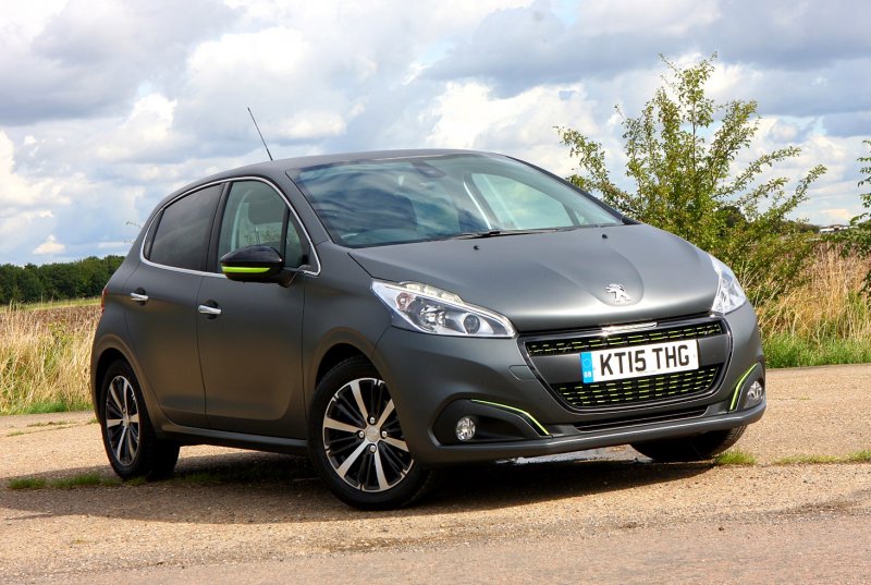 Хэтчбек Peugeot 208