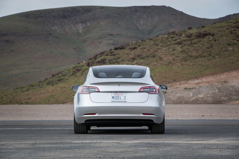 Tesla model 3 long range