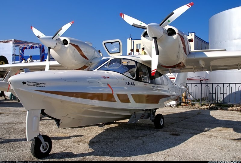 Ла-8 салон