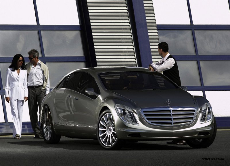 Mercedes-Benz f700