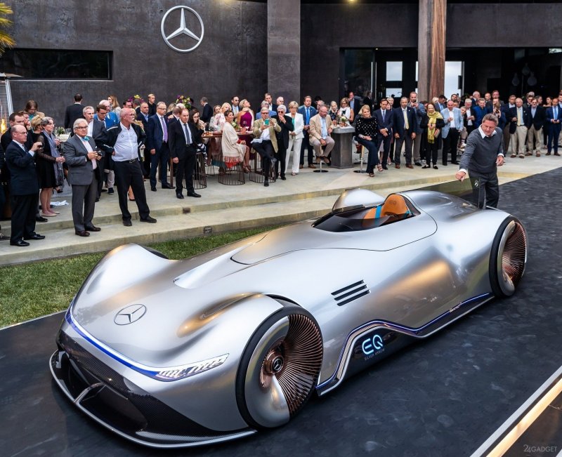 Mercedes-Benz Vision EQ Silver arrow Concept 2018