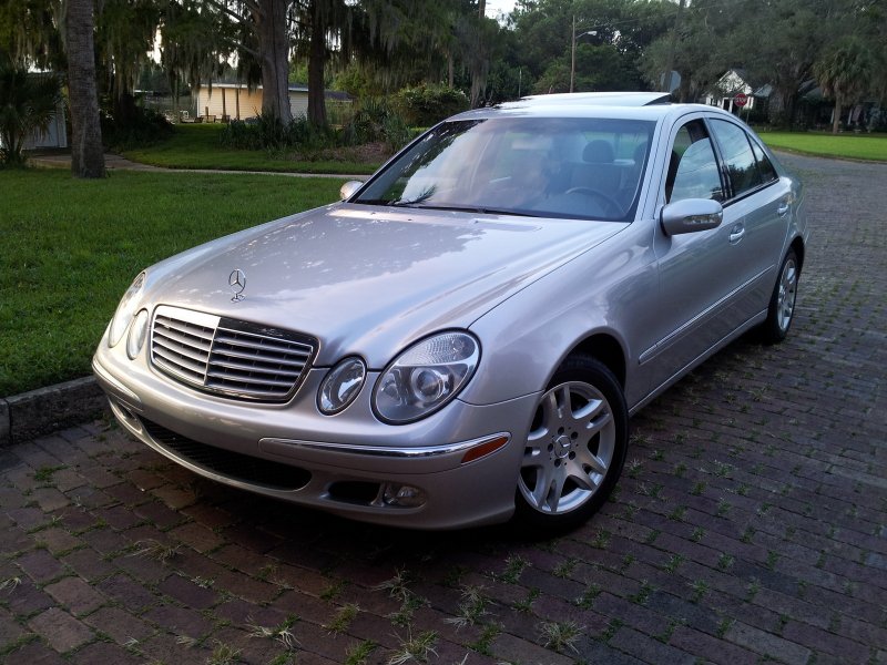 Mercedes Benz e320 w210