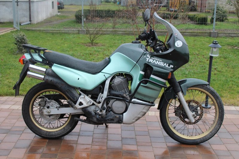 Honda xl600v