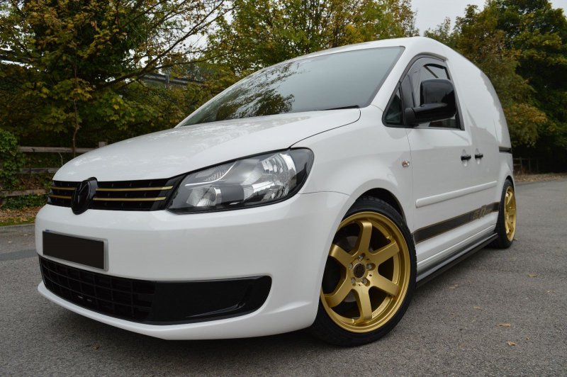 VW Caddy Black