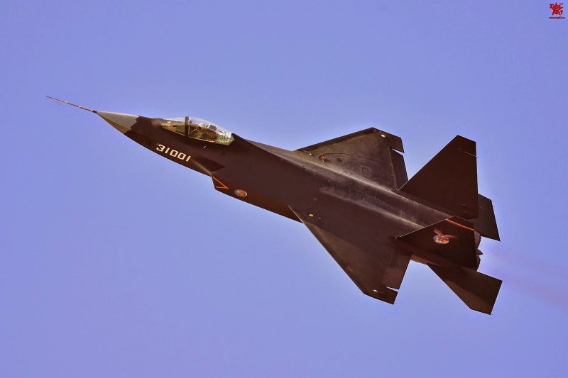 Китайский стелс-истребитель j-31