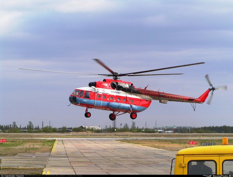 Спасательный вертолёт МЧС ми-8