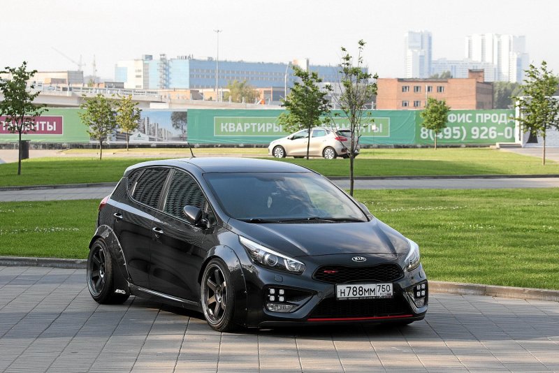 Kia Ceed универсал stance
