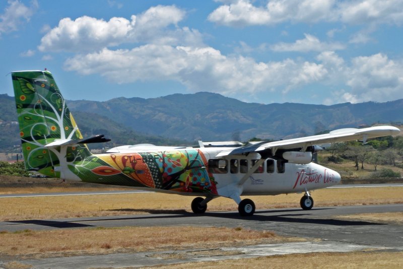 Самолет DHC-4
