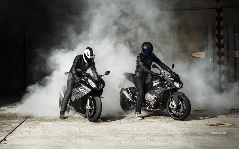Мотоцикл БМВ s1000r дрифт
