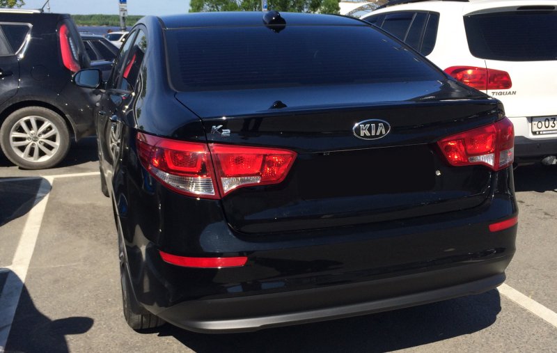 Kia Rio 2018 заднее стекло