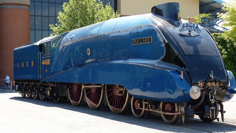 LNER class a4 4468 Mallard