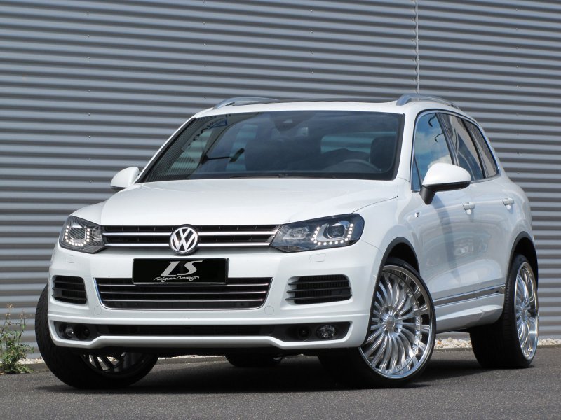 Volkswagen Touareg 2013 Tuning белый