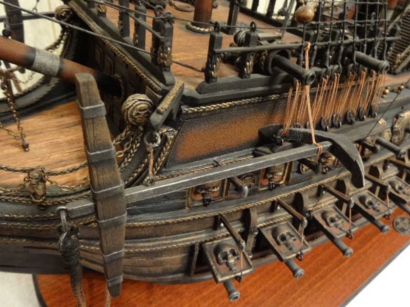 Корабль в основании храма