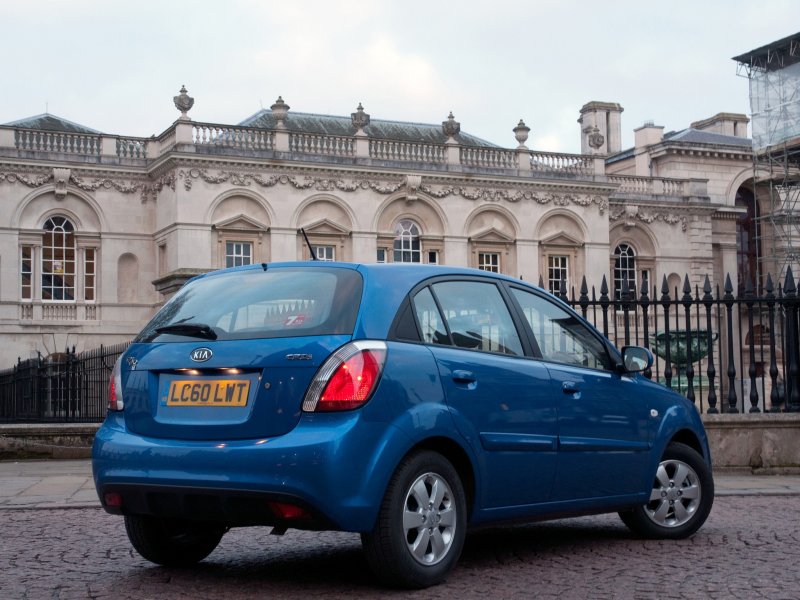 Kia Rio II хэтчбек 2009