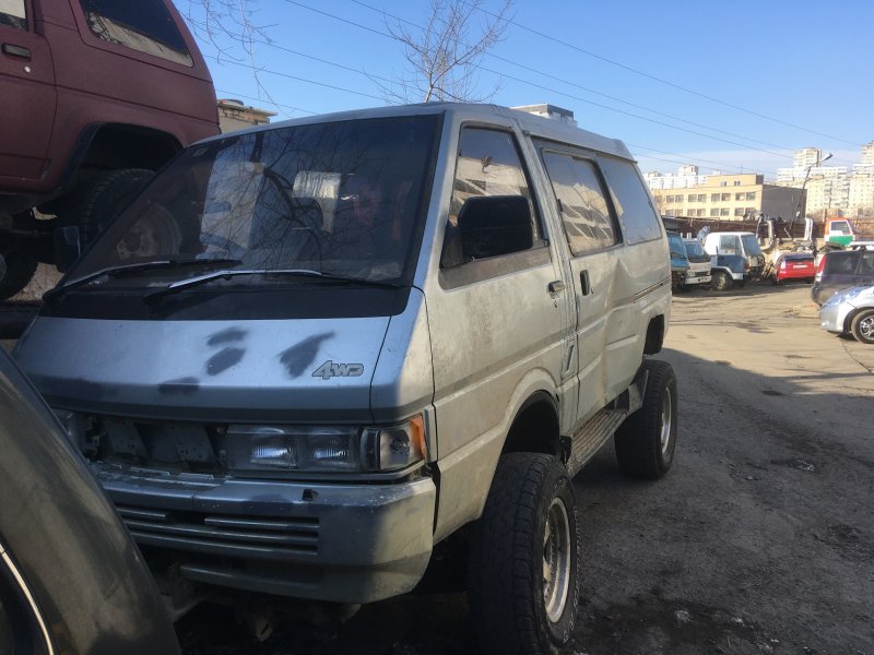 Ниссан Ларго 2 93 год