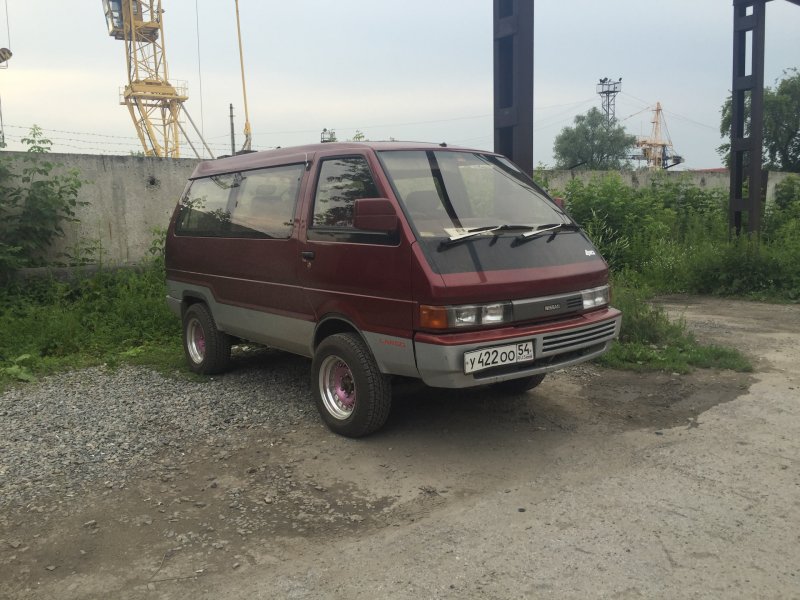 Ниссан Ларго 92