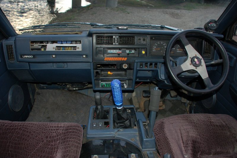 Nissan largo 1991 салон