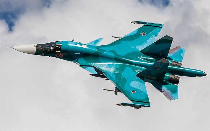 Памятник самолет Краснодарского ВВАУЛ
