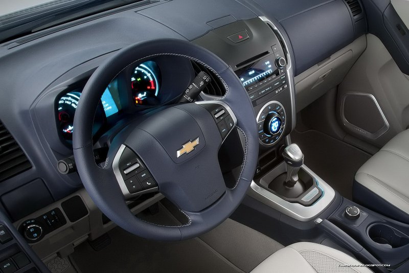 Chevrolet trailblazer 2 салон