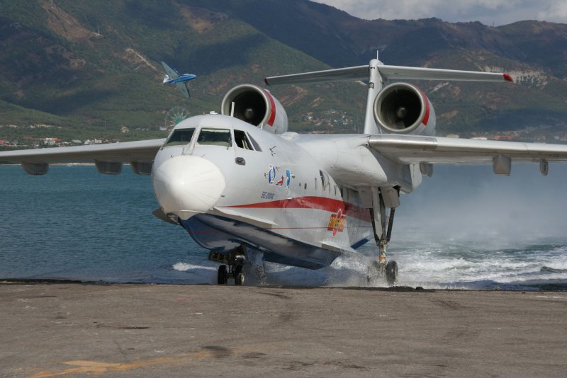 Самолет-амфибия бе-200