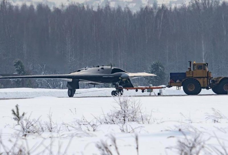 Тяжелый ударный беспилотник с-70 "охотник"