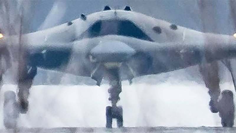 Су 57 и беспилотник охотник